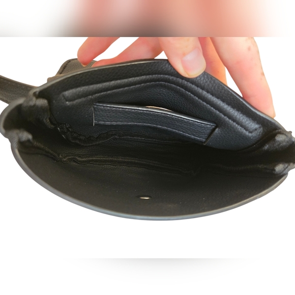 Vince Camuto Black Fanny Pack - Picture 4 of 8